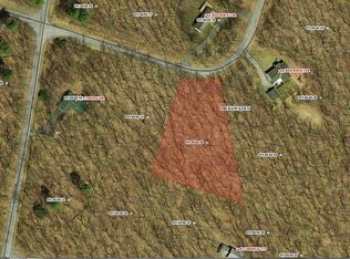 105 Red Rock Cir, Hawley, PA 18428