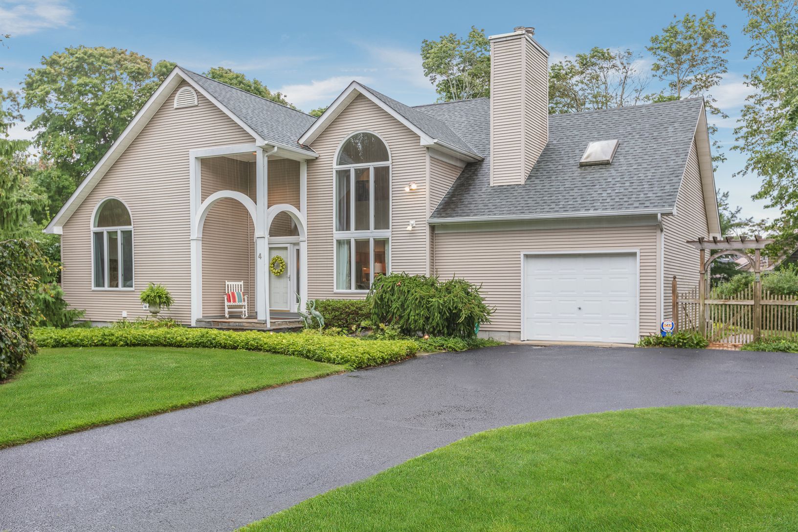  Welcome to 4 Country Lane