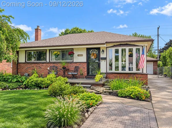 28759 Groveland St, Roseville, MI 48066