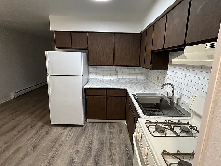 1002 Main St #1 — Photo 9