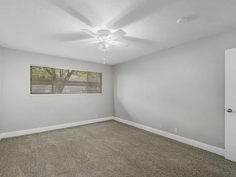 Glenmoor Green Apartments — Photo 26