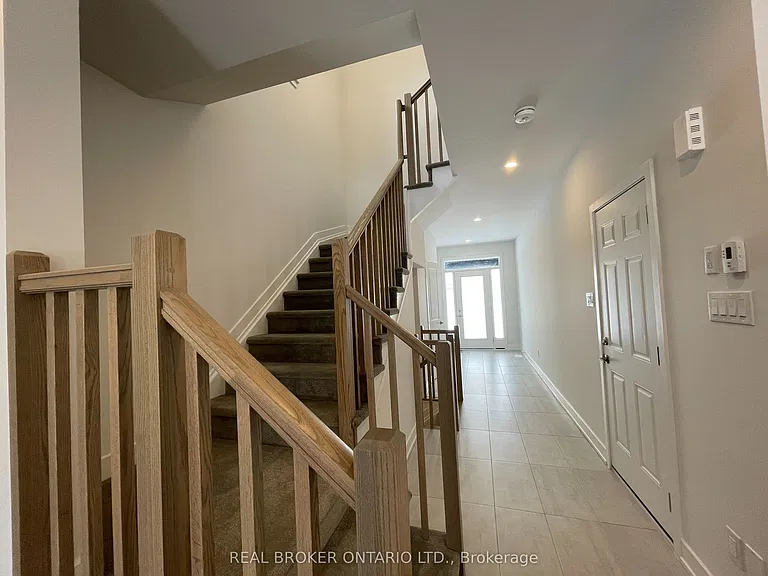 882 Solarium Ave — Photo 6