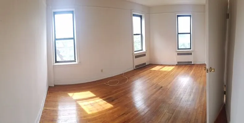Rented by Smart NY Realty LLC | media 24