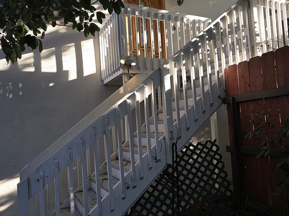 1st image of 309-11 E Ave #309