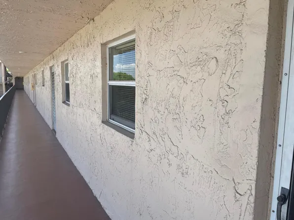 711 Lori Drive #302, Palm Springs, FL 33461