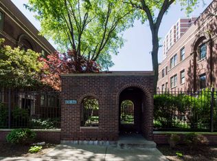 841 W Barry Ave APT 3A, Chicago, IL 60657