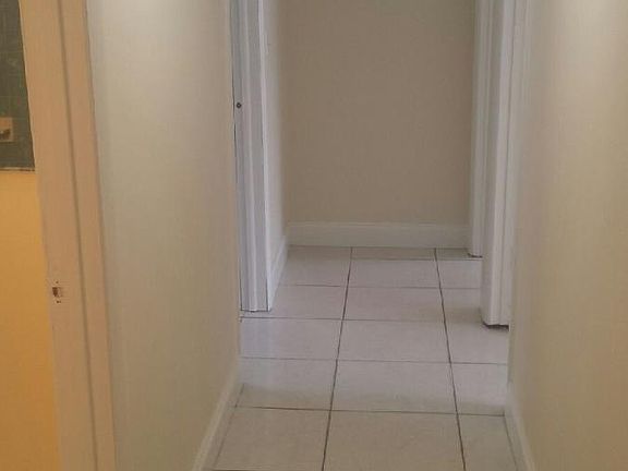 4th image of 7210 N Manhattan Ave APT 1614