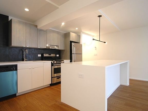 3rd image of 126 Herkimer St #B1