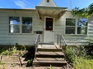 106 W North St, Colfax, IL 61728