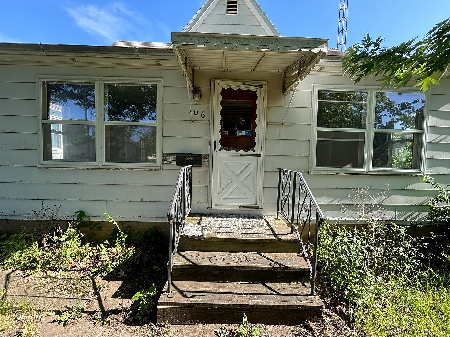 106 W North St photo 1