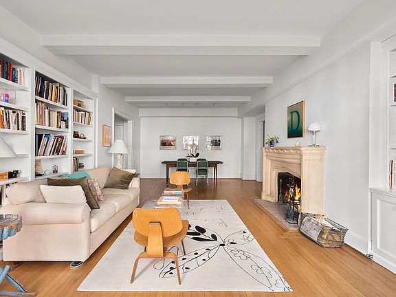 4th image of 40-50 E 10th St APT 4G