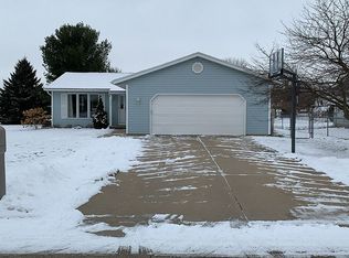 206 Bowlavard Ave, Belleville, WI 53508