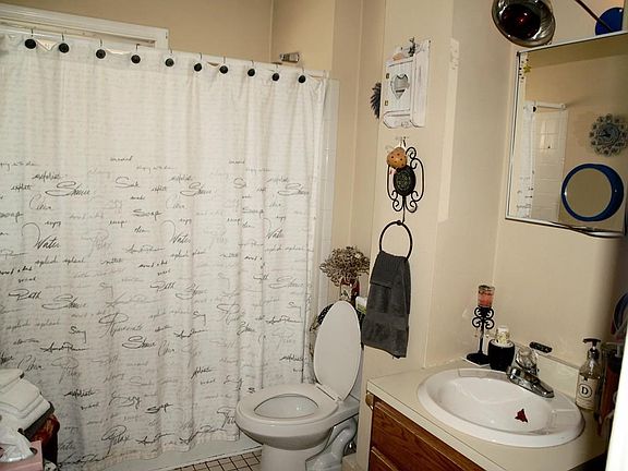 4th image of 36 Cutler St APT 3