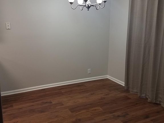 3rd image of 801 Claybrook Ct