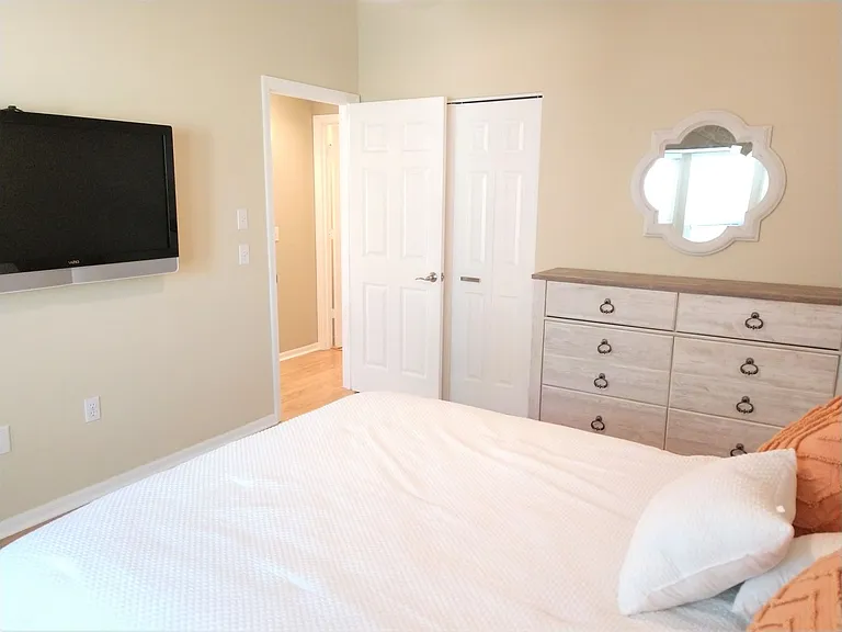 540 Clubside Cir — Photo 35