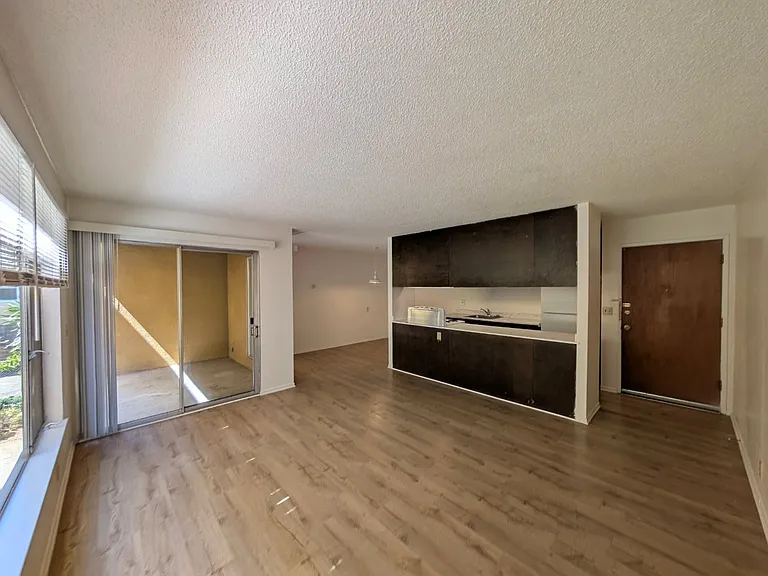 1925 Delaware St #2D — Photo 3