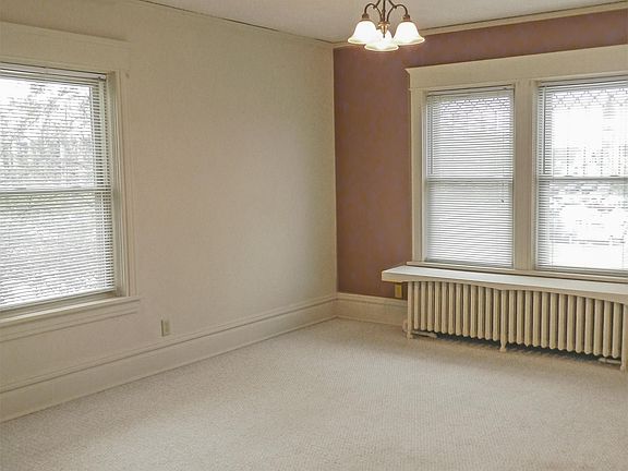 2nd image of 1324 1/2 Hammond Ave