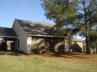 8 River Oaks Pl #B, Jackson, MS 39211