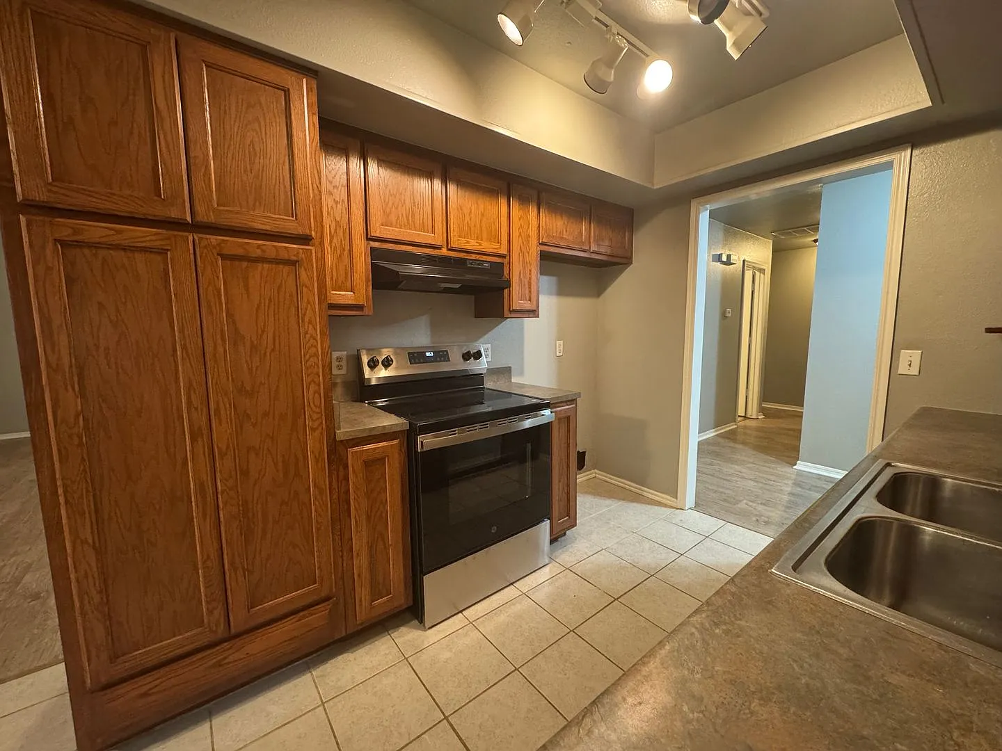Cute 3 bed 2 bath in Broken Arrow — Photo 4