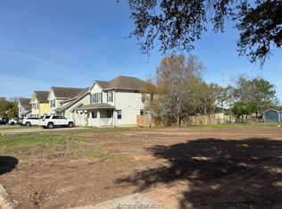 108 Fairway Dr, Bryan, TX 77801