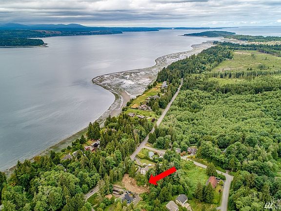 Cliffside is an amazing neighborhood with nice homes and its own private beach access. 