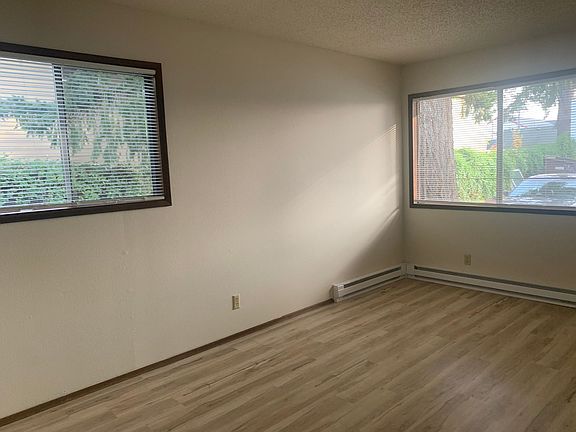 3rd image of 232 NE 3rd Ave APT 20