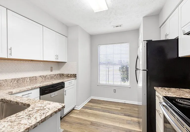 11121 Oxford Ter — Photo 8