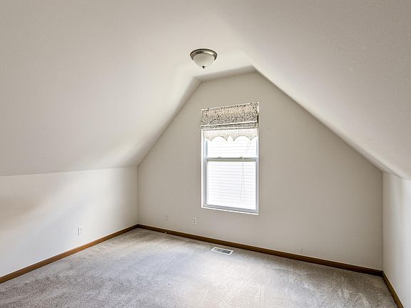 4th image of 18959 Nina St