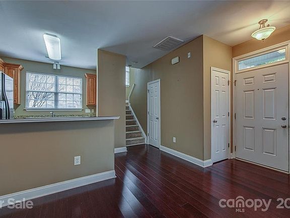 5th image of 2491 Loch Stone Dr