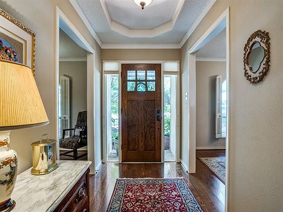 3rd image of 1104 High Vista Ln