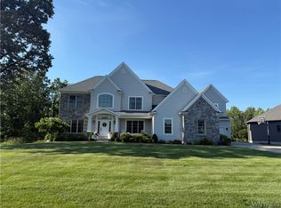 5551 Meadowglen Dr, Clarence Center, NY 14032