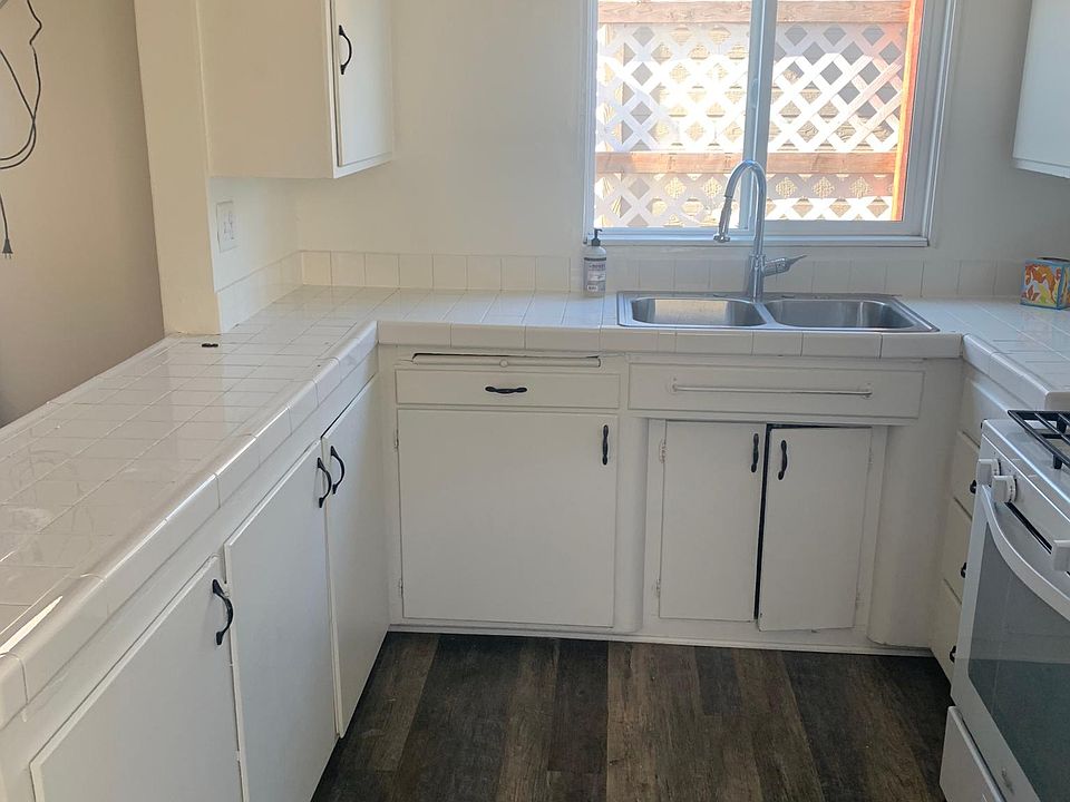 1st image of 4456 33rd St
