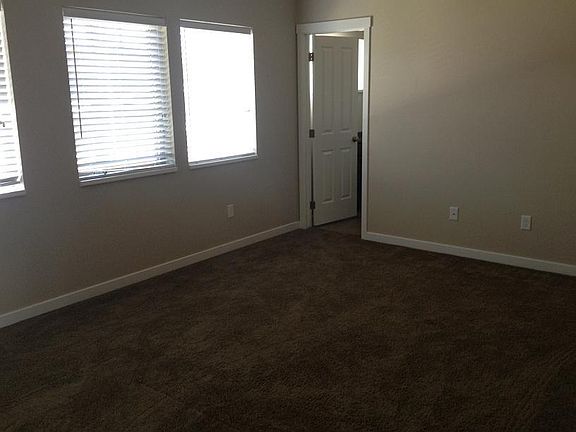 4th image of 828 E Stratford Ave APT B