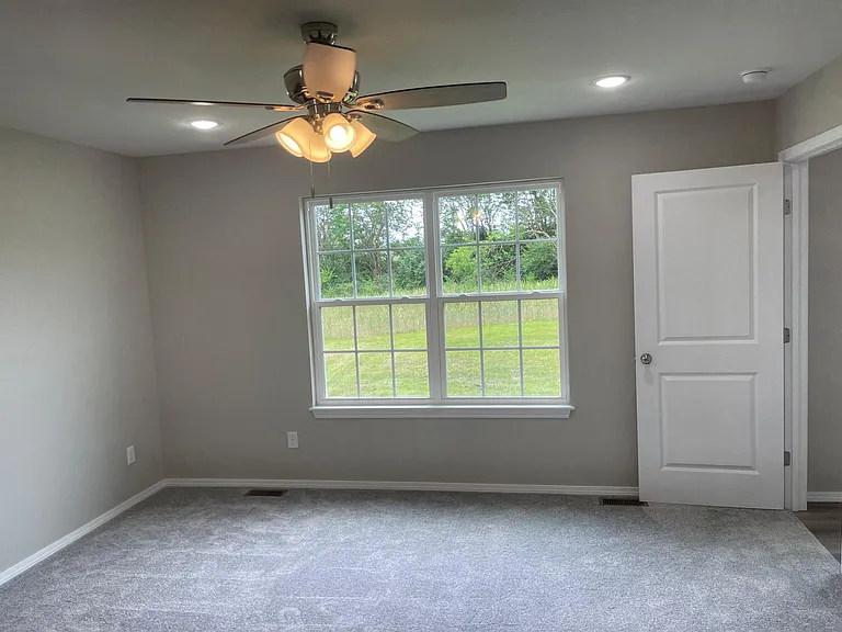 3376 W Hill St — Photo 6