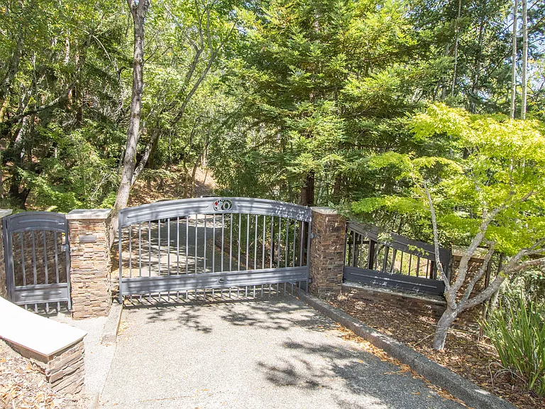 10 Idlewood Rd — Photo 46