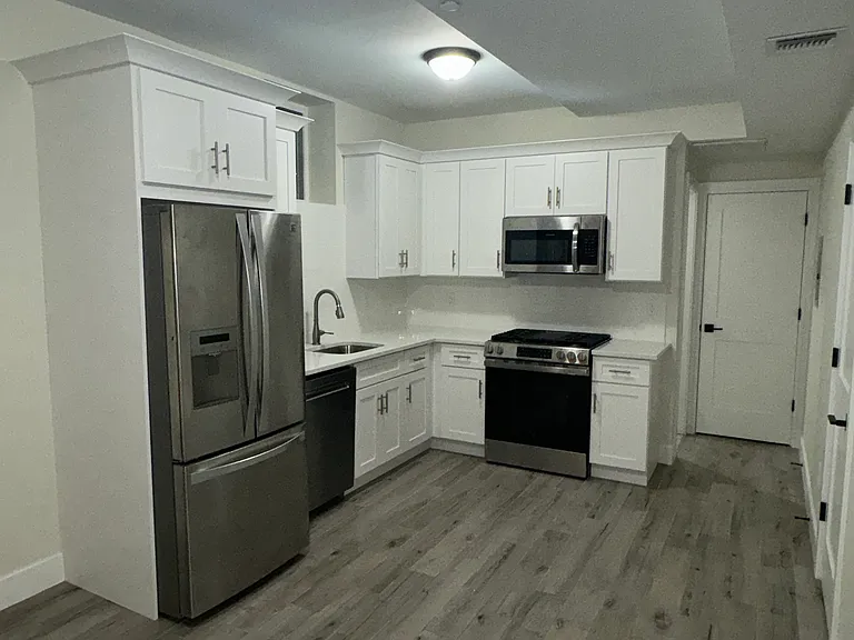 3721 Amboy Rd #1 — Photo 1