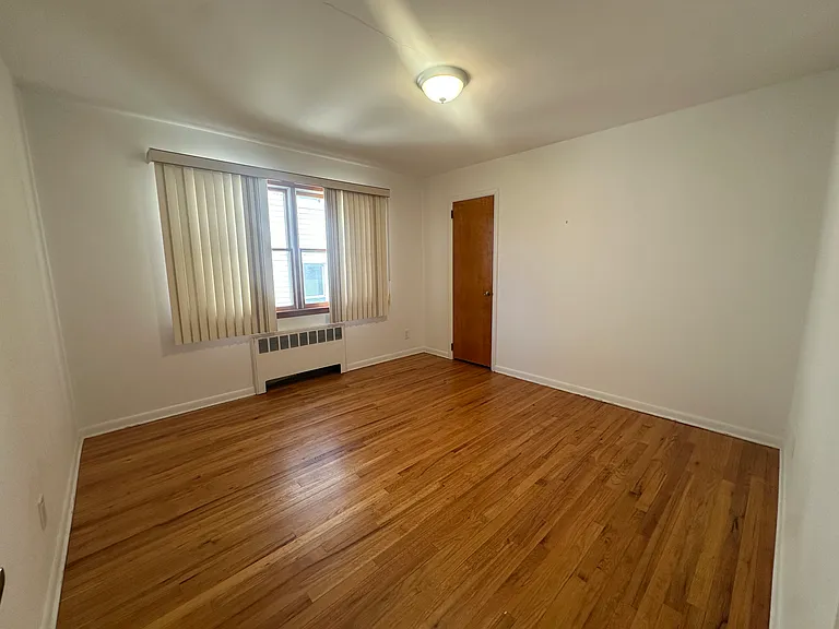 12 Smith St #1 — Photo 3