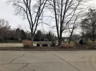 109 Lookout Ridge Dr, Columbus, IN 47201