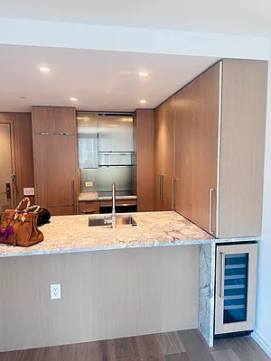 Rented by E Realty International Corp | media 63