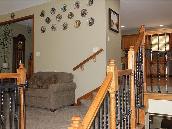 2nd image of 423 Hillbrook Dr