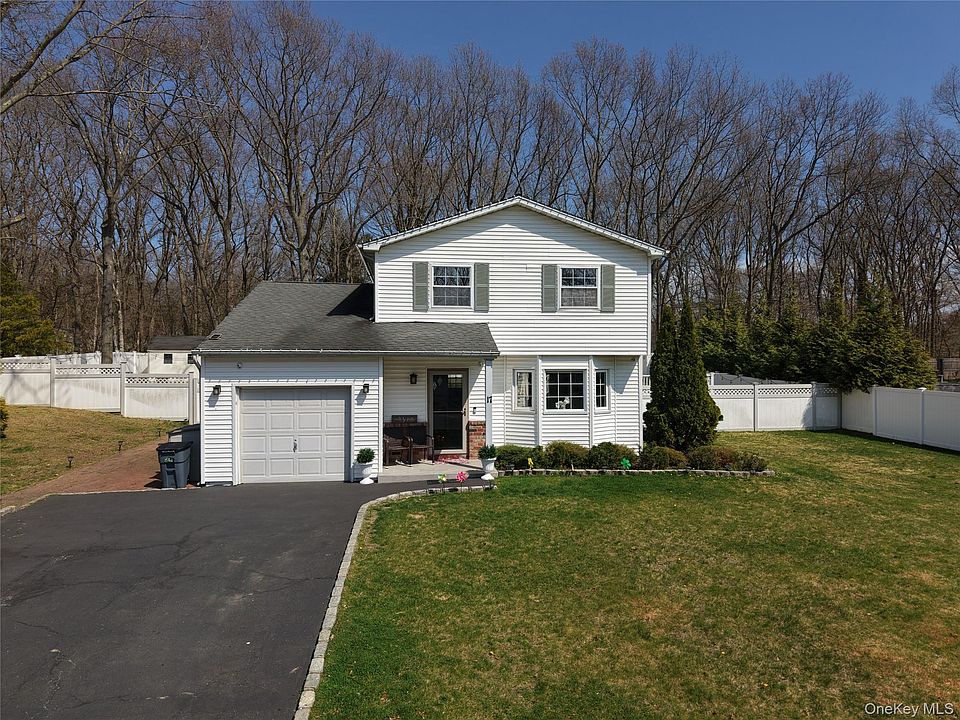 1st image of 17 Felway Drive