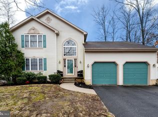 949 Twelve Oaks Dr, Williamstown, NJ 08094