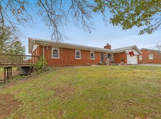 356 Red Lick Rd, Irvine, KY 40336