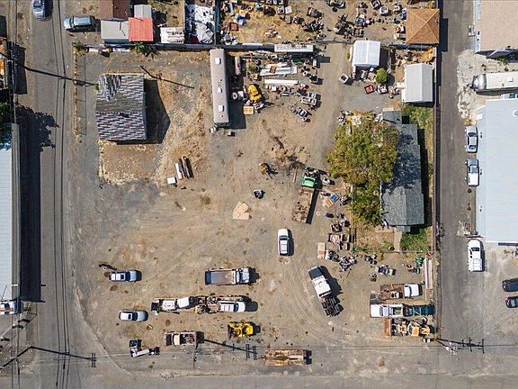 4th image of 602 N 18th Ave