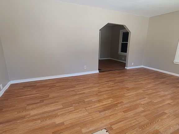 2nd image of 431 S 53rd West Ave