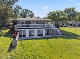 1223 Thurber Dr, Howell, MI 48843