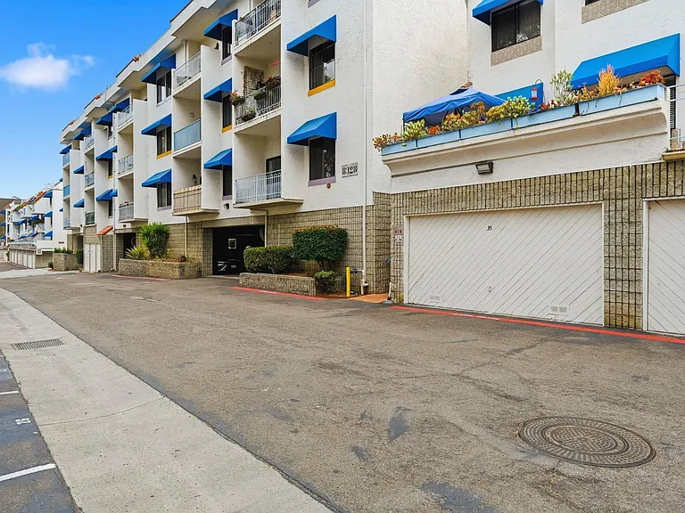 8320 Regents Rd #1-I — Photo 32