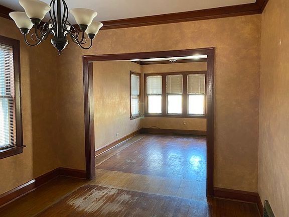 4th image of 5725 W Newport Ave