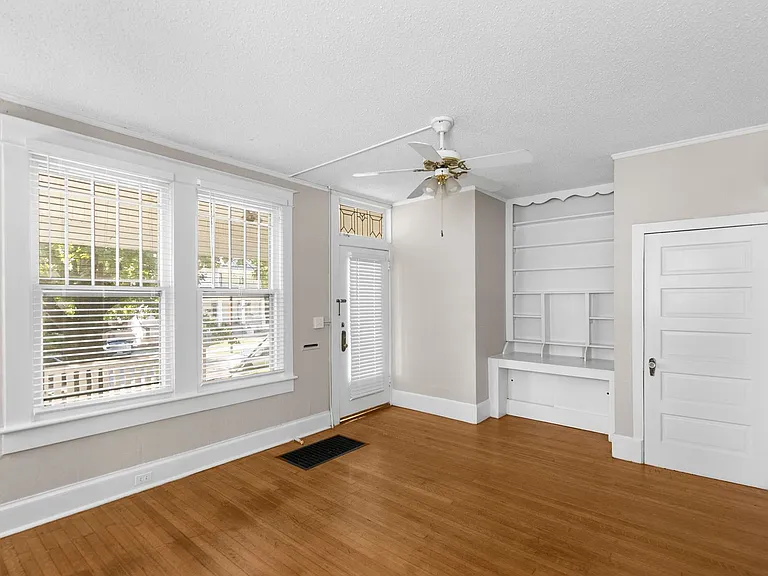 Laurelton Oaks — Photo 27