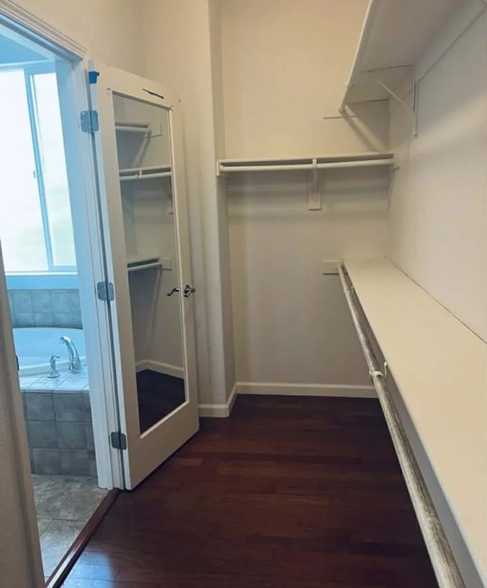 4 bed, 5000 sqft, $1,200 — Photo 4